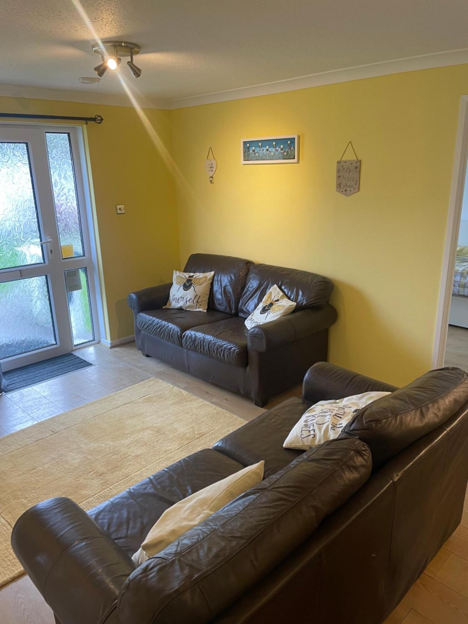 Bumblebee Lodge Saint Cleer Esterno foto