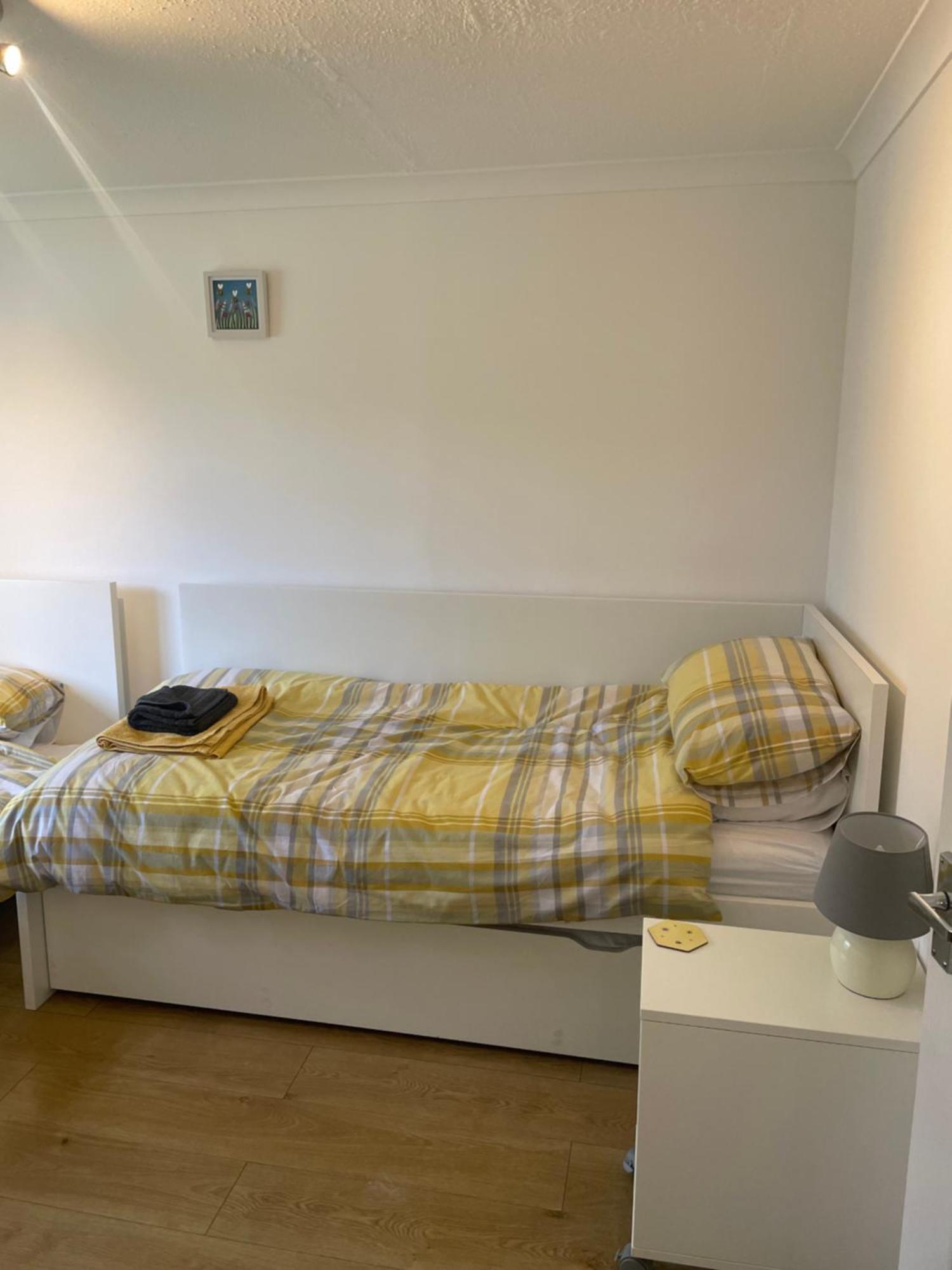 Bumblebee Lodge Saint Cleer Esterno foto