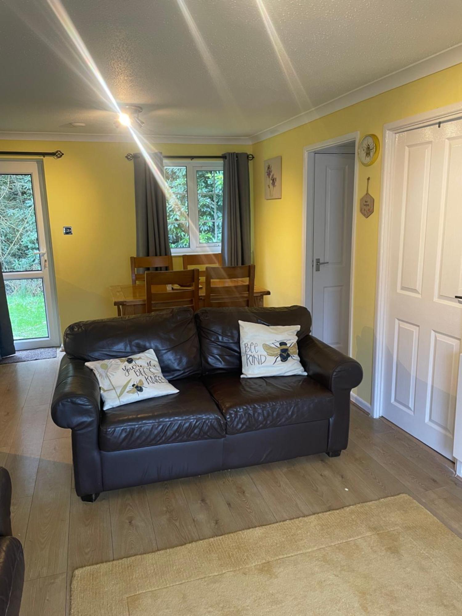 Bumblebee Lodge Saint Cleer Esterno foto